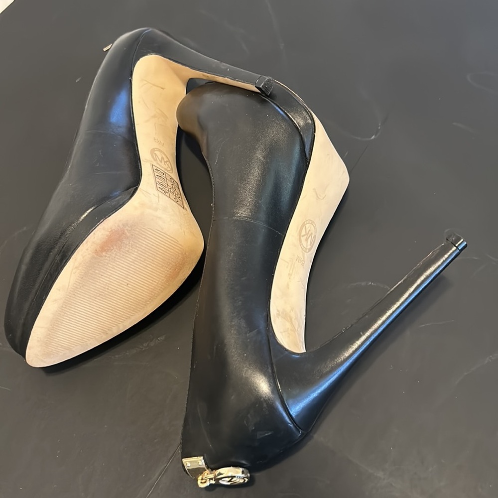 MICHAEL KORS PUMP SHOE SIZE 8 1/2 - Picture 8 of 12